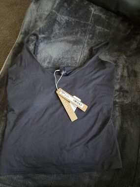 SKIMS Black V-Neck Stretch Camisole Tank Size Small